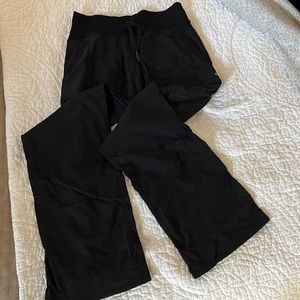 Lululemon Straight Leg Athletic Pant - 6
